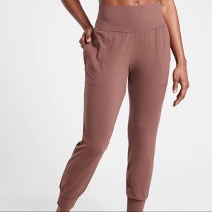 Athleta Salutation Jogger Tawny Rose Size M NWOT